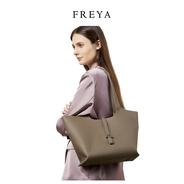 Túi du lịch bằng da thật