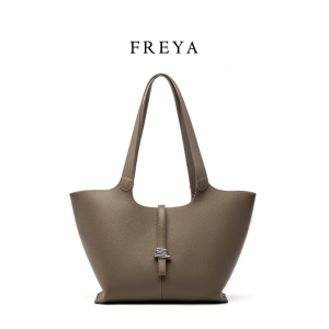 Túi du lịch bằng da thật