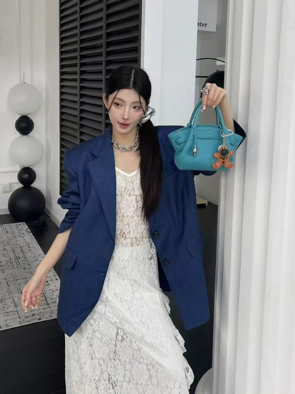 Túi xách mini với mặt dây chuyền - 图片 2