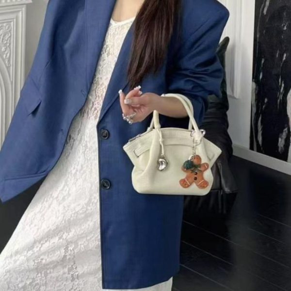 Túi xách mini với mặt dây chuyền