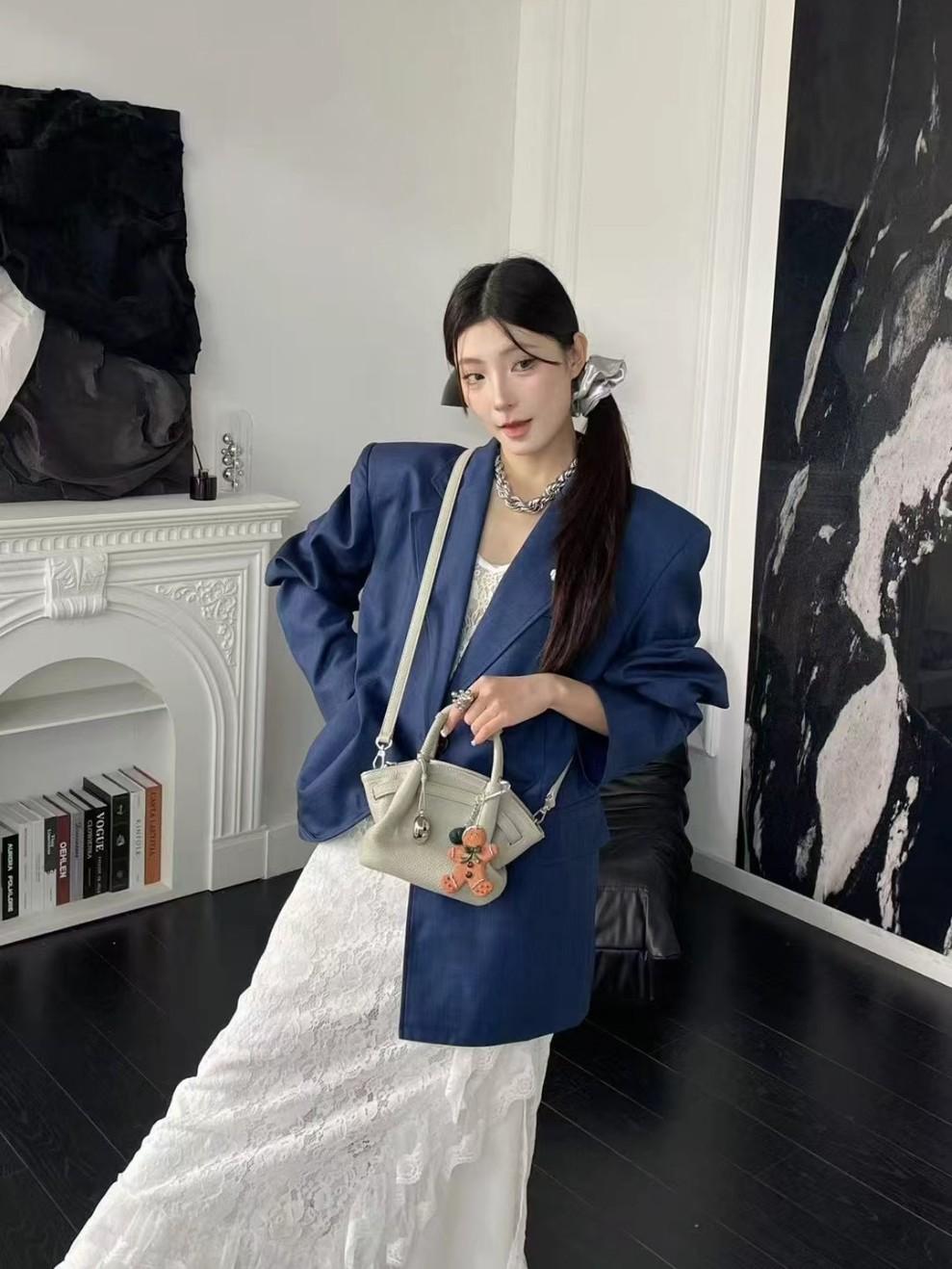 Túi xách mini với mặt dây chuyền - 图片 3